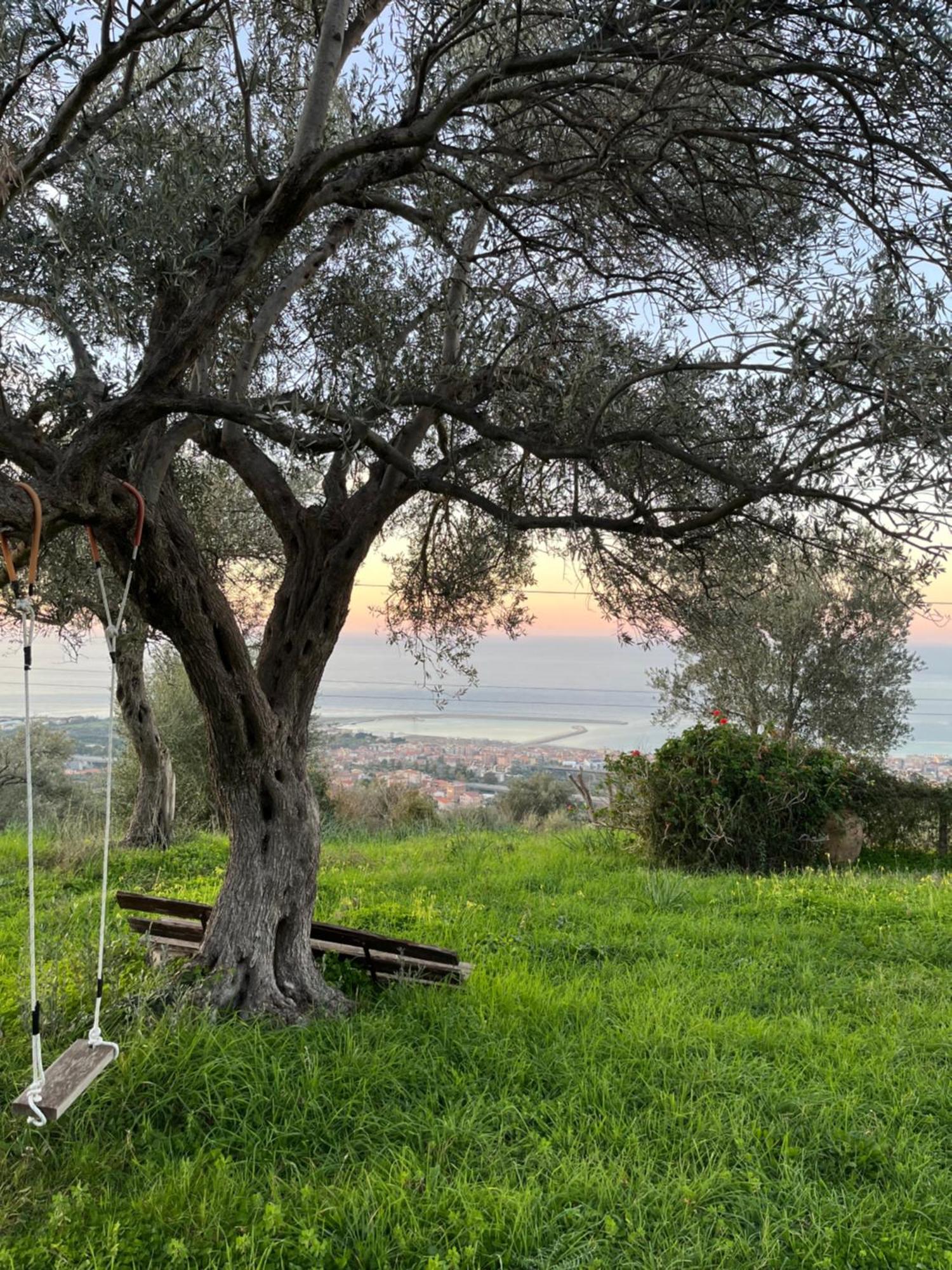 Agriturismo Serre Sant'Agata di Militello Luaran gambar